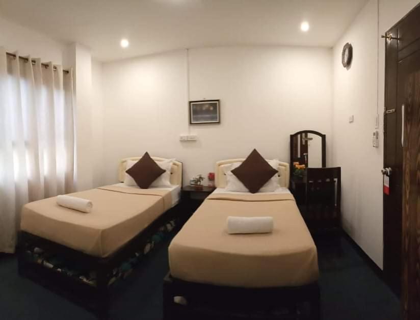 Amax Inn Cebu Mandaue Bagian luar foto