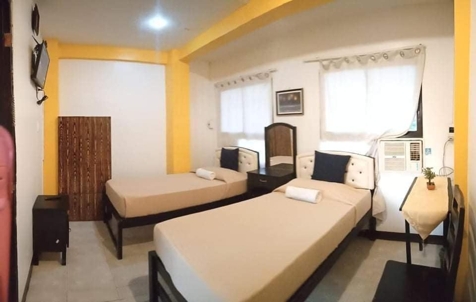 Amax Inn Cebu Mandaue Bagian luar foto