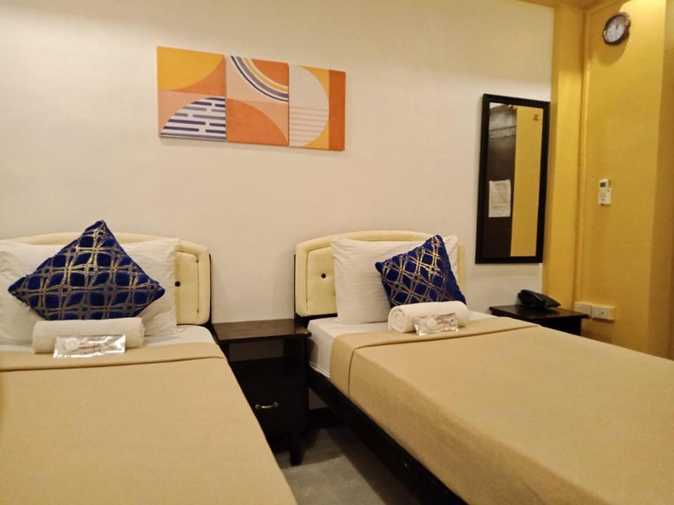 Amax Inn Cebu Mandaue Bagian luar foto