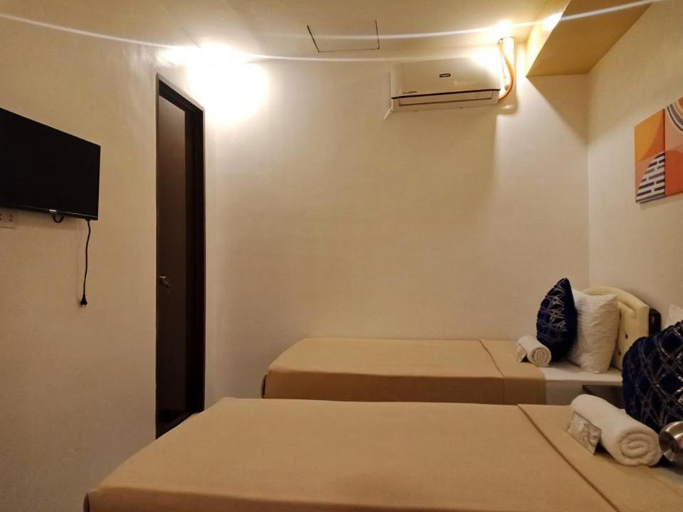 Amax Inn Cebu Mandaue Bagian luar foto