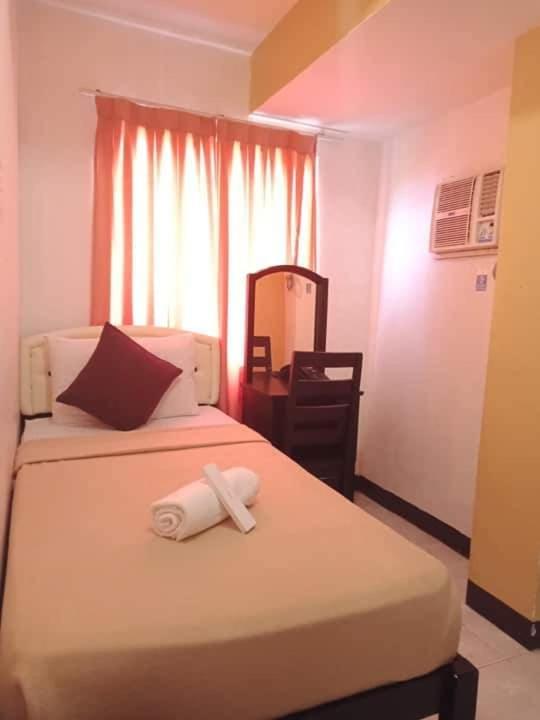 Amax Inn Cebu Mandaue Bagian luar foto
