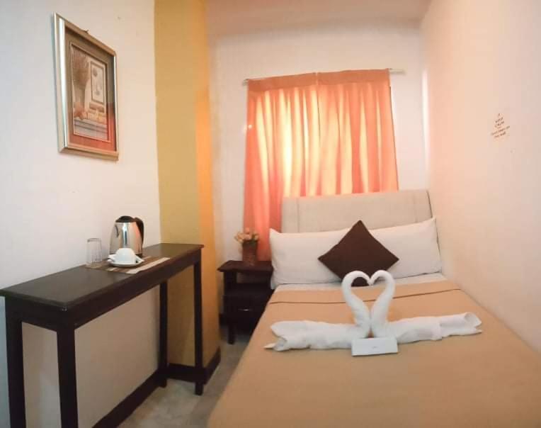 Amax Inn Cebu Mandaue Bagian luar foto